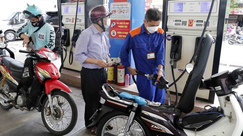 Giá xăng dầu “đảo chiều” tăng trở lại từ 15h chiều nay 24/4