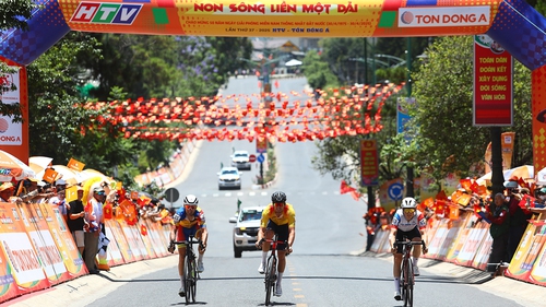 Những cung đường 'Non sông liền một dải'