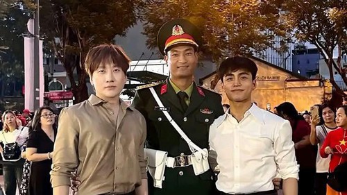 Ca sĩ Tuấn Hưng, Mono... và loạt sao Việt háo hức đu "Concert quốc gia"