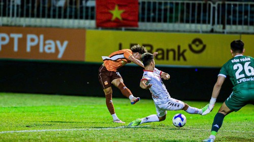 HAGL khiến cuộc đua trụ hạng V-League thêm kịch tính