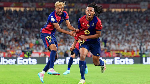 Jules Kounde lao lên như không có ngày mai, trở thành người hùng bất ngờ của Barca