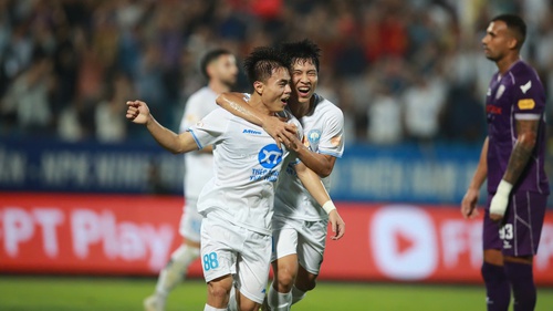 SHB Đà Nẵng khiến nhóm cuối V-League rộn ràng