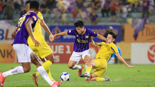 Bầu Hiển thưởng 'nóng' CLB Quảng Nam, cuộc đua V-League thêm khốc liệt