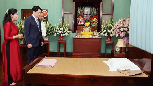 Chủ tịch nước Lương Cường thăm Khu di tích Chủ tịch Hồ Chí Minh