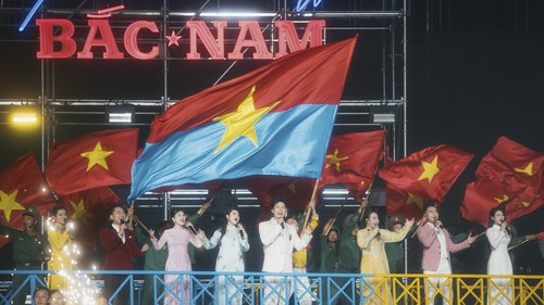 50 năm vẹn nguyên cảm xúc với "Đất nước trọn niềm vui"