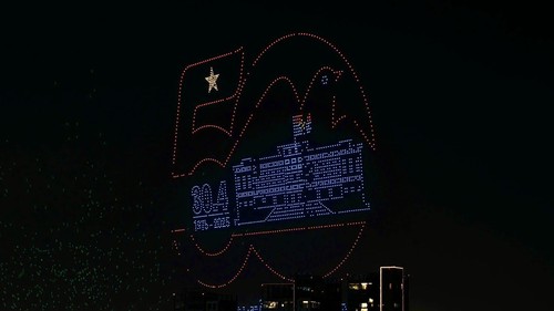 Màn bắn pháo hoa và trình diễn 10.500 drone mừng đại lễ 30/4 tại TP HCM