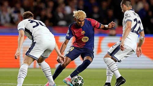 Lamine Yamal solo ghi bàn ngoạn mục trong trận đấu thứ 100 cho Barca 