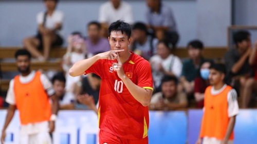 Quả bóng vàng futsal Việt Nam tỏa sáng trước Saudi Arabia