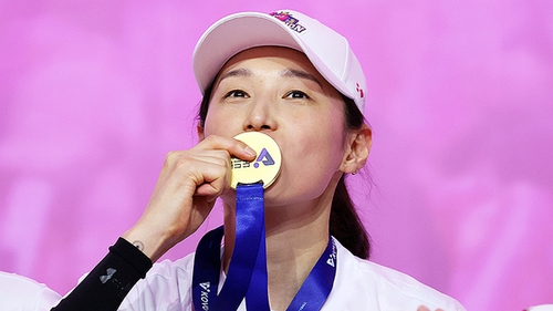 ‘Nữ hoàng bóng chuyền châu Á’ từng khen Trần Thị Thanh Thúy đã kết thúc sự nghiệp ở tuổi 37 sau khi giành chức vô địch kịch tính