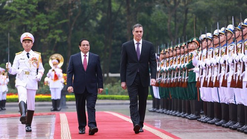 Thủ tướng Phạm Minh Chính chủ trì Lễ đón Thủ tướng Tây Ban Nha thăm chính thức Việt Nam