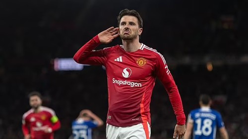 Hành trình tái sinh của Mason Mount: HLV như người cha và tình bạn trong phòng thay đồ