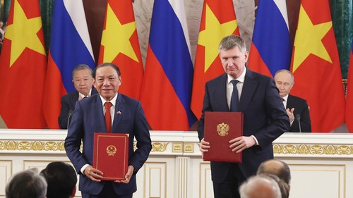 Ký kết biên bản ghi nhớ hợp tác về du lịch Việt Nam - Nga