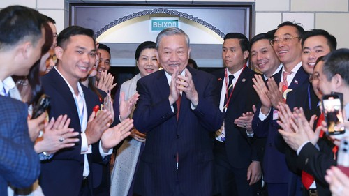 Tổng Bí thư Tô Lâm gặp gỡ cán bộ Đại sứ quán và đại diện cộng đồng người Việt Nam tại Liên bang Nga