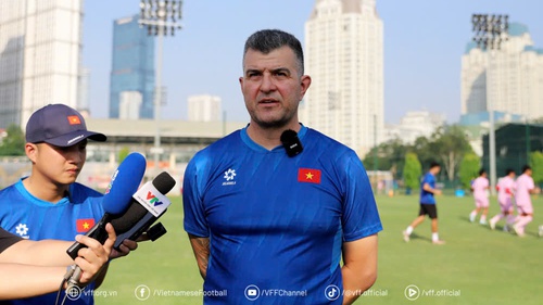 HLV Roland chia sẻ thật lòng về lứa cầu thủ U16 Việt Nam mới