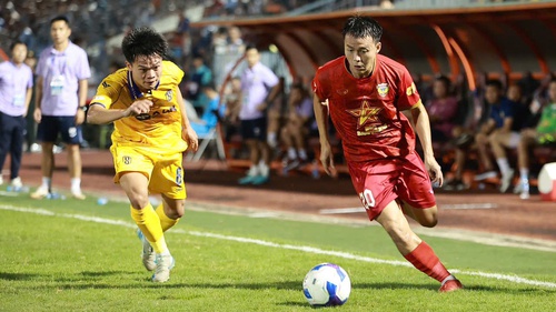 V-League 2024/25: 'Nước xa không cứu được lửa gần'