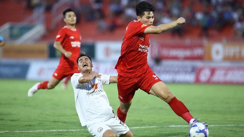 HLV châu Âu nói bàn thua của Thể Công là 'ngớ ngẩn', thất vọng về trận hòa Bình Định