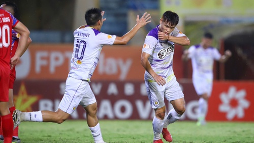 HLV Kim Sang Sik thở phào với chấn thương của Tuấn Hải