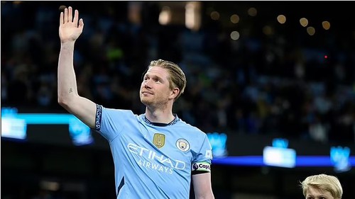 Lễ chia tay xúc động của De Bruyne, Guardiola rơi nước mắt khi một loạt huyền thoại Man City nói lời tri ân