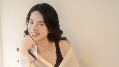 'Nàng thơ' của ĐT bóng chuyền nữ Việt Nam đón sinh nhật cùng với Bích Tuyền 