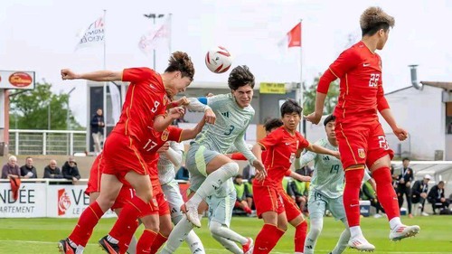 Đội Việt Nam của HLV Brazil chạm trán đội bóng vừa cầm hòa tuyển trẻ Pháp và thắng Cameroon ở châu Âu