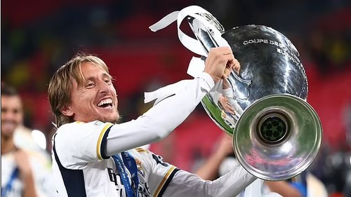 Luka Modric chia tay Real Madrid bằng tâm thư xúc động