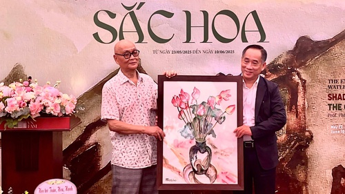 Hoàng Đạo Kính - họa bóng xưa, gọi sắc hoa về