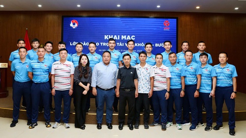 Lớp đào tạo trọng tài VAR khóa 4 bước vào giai đoạn quyết định 