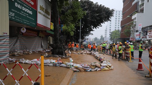 Lại xảy ra sự cố phun trào bùn ở Metro Nhổn - Ga Hà Nội