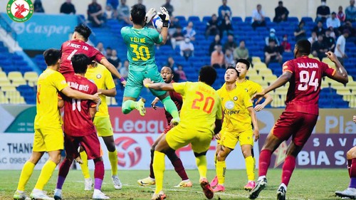 Vòng 24 V-League: Thoát thua phút chót trên sân Thanh Hóa, Bình Định vẫn ‘lâm nguy’