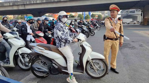 Nhiều người dân ở Hà Nội đã thay đổi ý thức khi tham gia giao thông