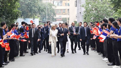 Tổng thống Pháp Emmanuel Macron và Phu nhân kết thúc chuyến thăm cấp Nhà nước tới Việt Nam