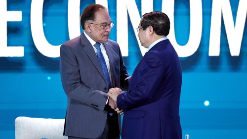 Thủ tướng Phạm Minh Chính và Thủ tướng Malaysia dự thảo luận về trí tuệ nhân tạo