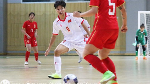 Tin nóng bóng đá Việt hôm nay 4/5: HLV trưởng futsal nữ Việt Nam nói về trận thua Trung Quốc; 'Cháy' vé trận 'chung kết' V-League Hà Nội vs Nam Định
