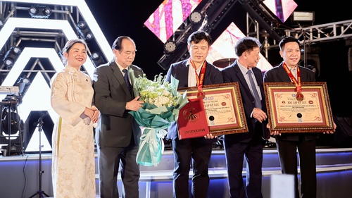 Chương trình âm nhạc "Love in the Bay" nhận Kỷ lục Việt Nam