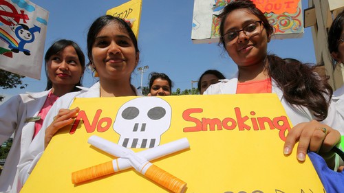 Ngày Thế giới Không thuốc lá: Tác hại sâu rộng của khói thuốc ngoài phổi và tim