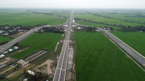 Không khí khẩn trương trên các công trình trọng điểm dịp nghỉ lễ