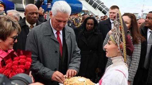 Chủ tịch Cuba đến Nga dự lễ kỷ niệm 80 năm Ngày Chiến thắng