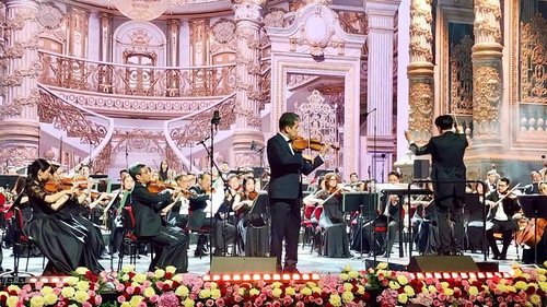 NSND Bùi Công Duy biểu diễn ấn tượng tại đêm hòa nhạc hữu nghị Việt Nam-Kazakhstan