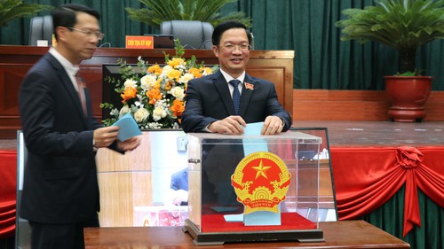 Tinh gọn bộ máy: Bố trí cán bộ tương xứng với yêu cầu phát triển