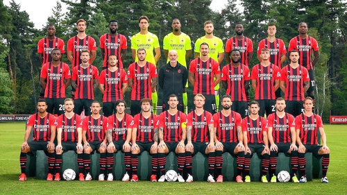 AC Milan đã xóa sổ đội hình vô địch 2022