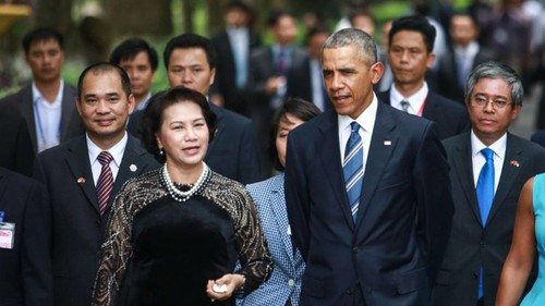 Tổng thống Barack Obama tới thăm Khu di tích Chủ tịch Hồ Chí Minh
