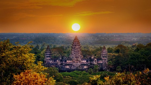 Khi Angkor hút du khách: Hành trình khám phá viên ngọc cổ của Campuchia
