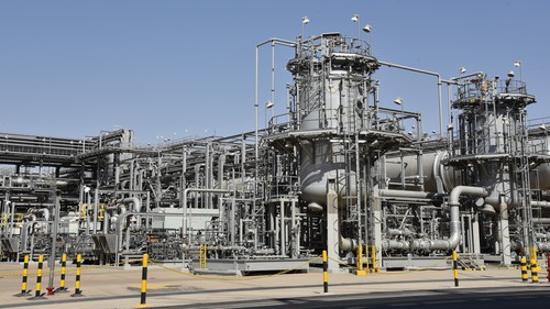 Israel tấn công Iran: Giá dầu vọt tăng hơn 12% - Vàng chạm mức kỷ lục 5 tháng