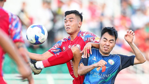 Sắp xuống hạng hiện hữu, HLV trưởng Bình Định bỏ họp báo