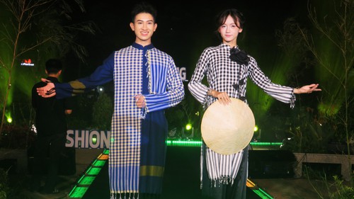 Show diễn thời trang tái hiện “Phiên chợ Âm Dương”