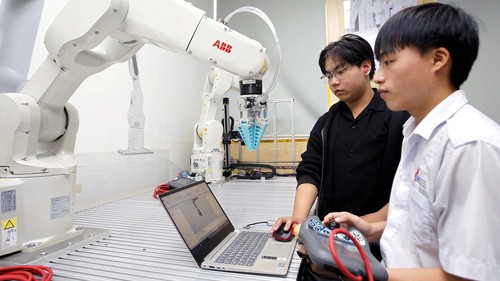 Các trường đại học chuyển đổi tư duy để không “lỡ nhịp” đột phá về khoa học công nghệ