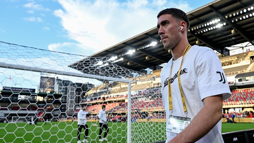Juventus đau đầu vì Dusan Vlahovic