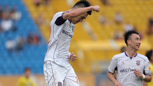 Sau Quả bóng vàng, Tiến Linh giành danh hiệu Vua phá lưới V-League 