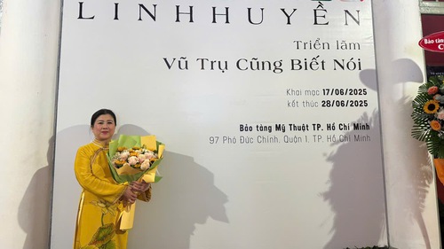 Nghệ sĩ Linh Huyền: Từ vẽ tranh tới lập bảo tàng cải lương