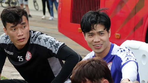 Công Phượng đọ tài Bùi Tiến Dũng ở trận play-off